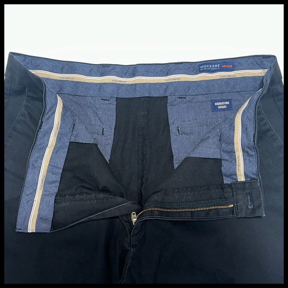 Dockers 🖤⚓️ Mens, Black, Khaki, Relaxed Fit, Wrinkle Free, 4 Pockets, Comfy ✌🏼 - Picture 3 of 16